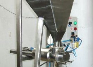 ENVASADOR DE POLPA COM DOSADOR PNEUMÁTICO - AGMAC - EPP-800-X