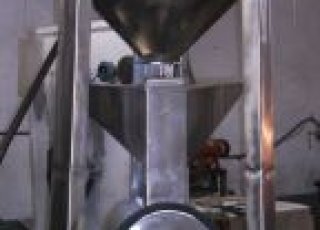 SILO DE ARMAZENAGEM E TRATAMENTO  DE FARINHA OU GRANULADOS C/ OZÔNIO-AGMAC - SAF-X-300/D + GR6 + PCT/MN