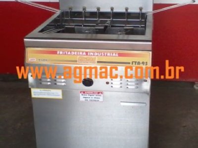 FRITADEIRA INDUSTRIAL ADEQUADA PARA ALHO - AGMAC - FTA-95 DE 5 BANDEIJAS