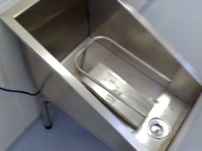 LAVA BOTAS  -  COM PÉS E VÁLVULA AUTOMÁTICA - AGMAC - LVX-40